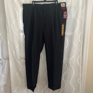 Haggar The Gallery, Black, Expandable Waist, Cuffed Hem, Pleated Pants, 42X32